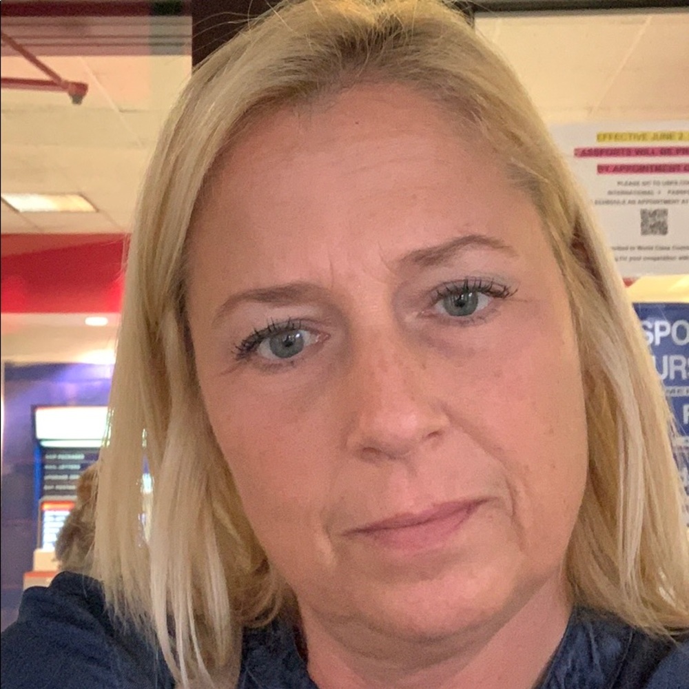 Meet your Posher, Lori